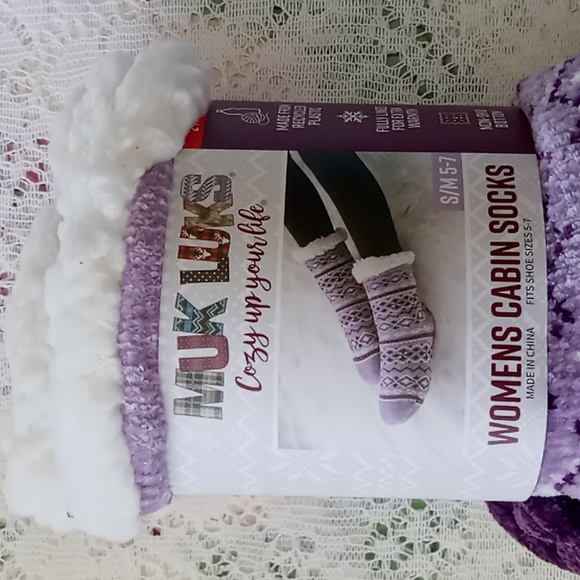 Mug Luks Women's 2 Pack Cabin Socks Size S/M 5-7 Non Skid Bottoms Purple - Picture 2 of 6